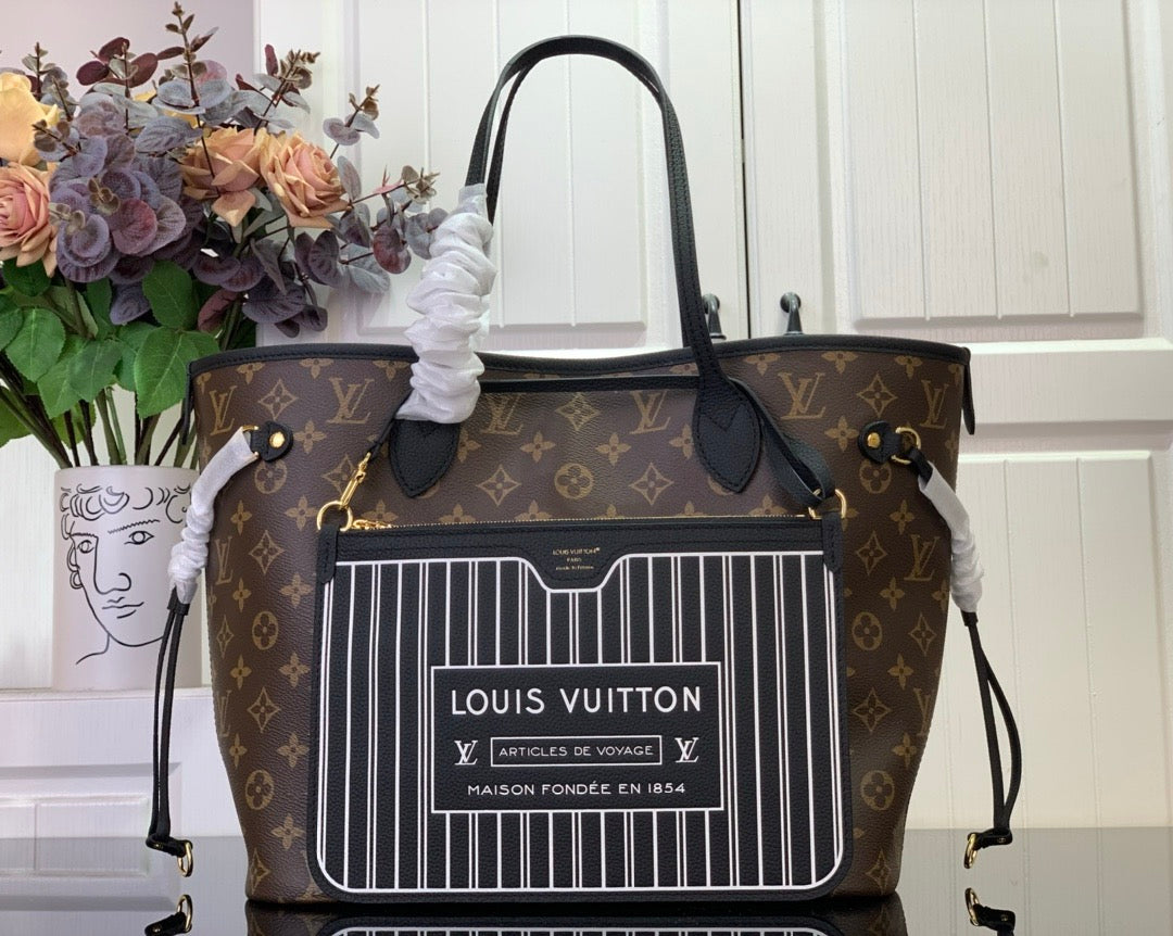V 24ss new fashion printed handbag 0724101702
