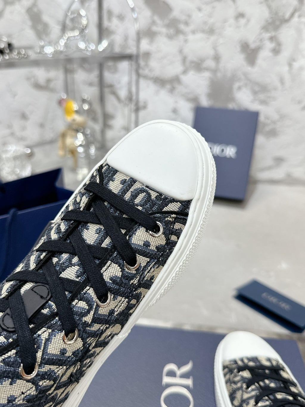 CD B23 High-Top Sneaker 1824120909