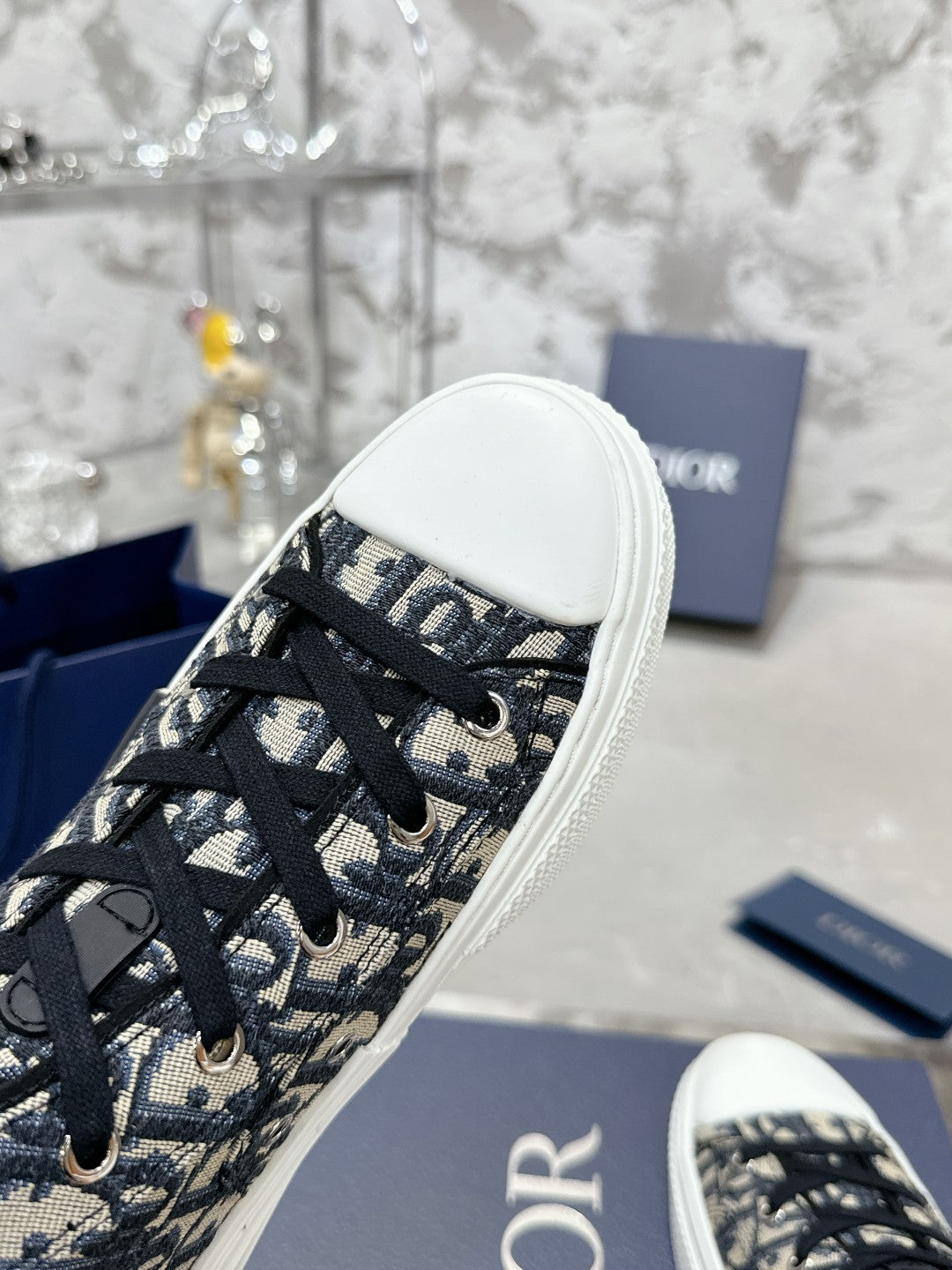 CD B23 High-Top Sneaker 1824120909