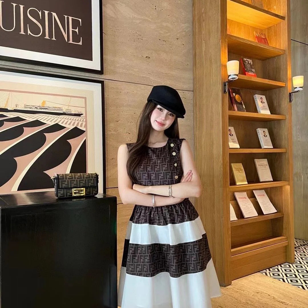 New High Sense Fashion Sleeveless Dress 1024051502