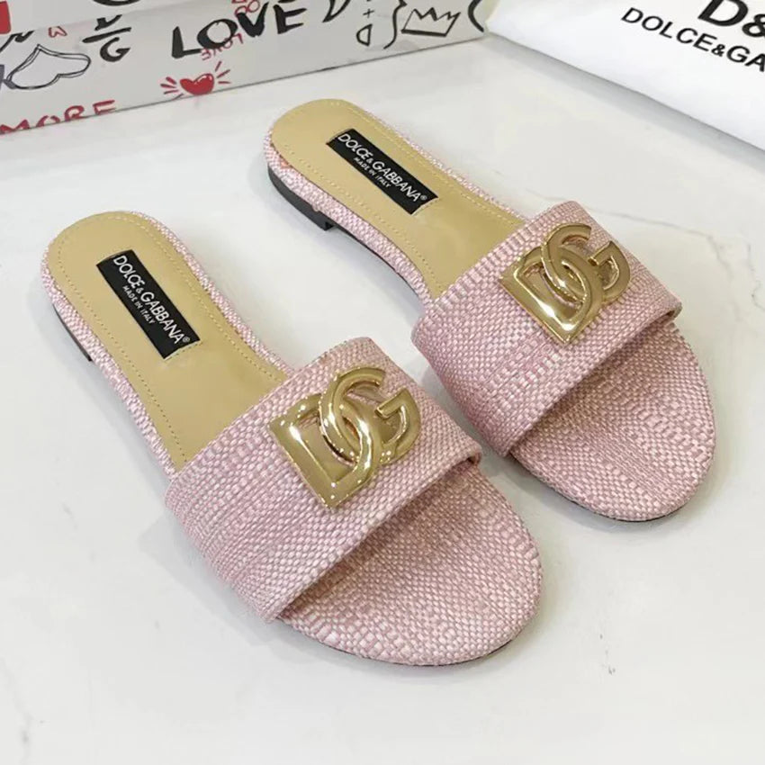 New fashion and versatile woven sandals 1024060402