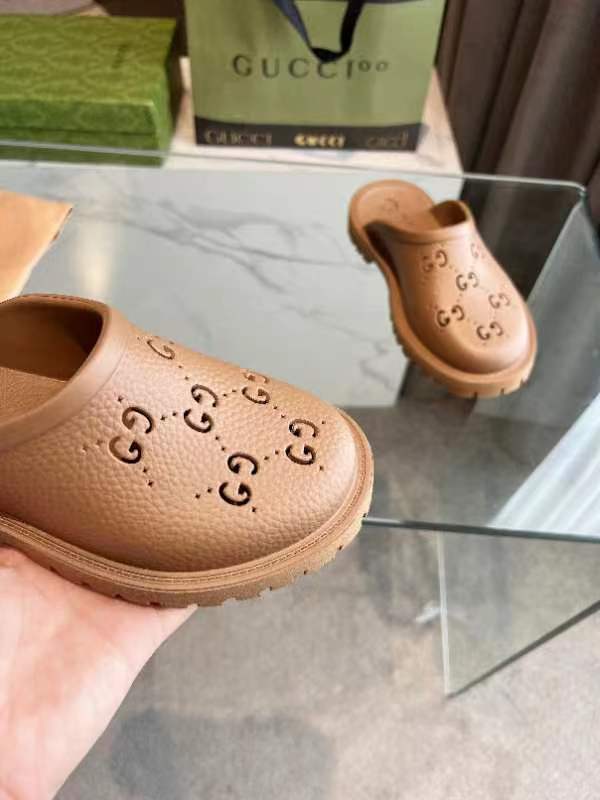 Gc's New Perforated Embroidered Sandals GC97710318