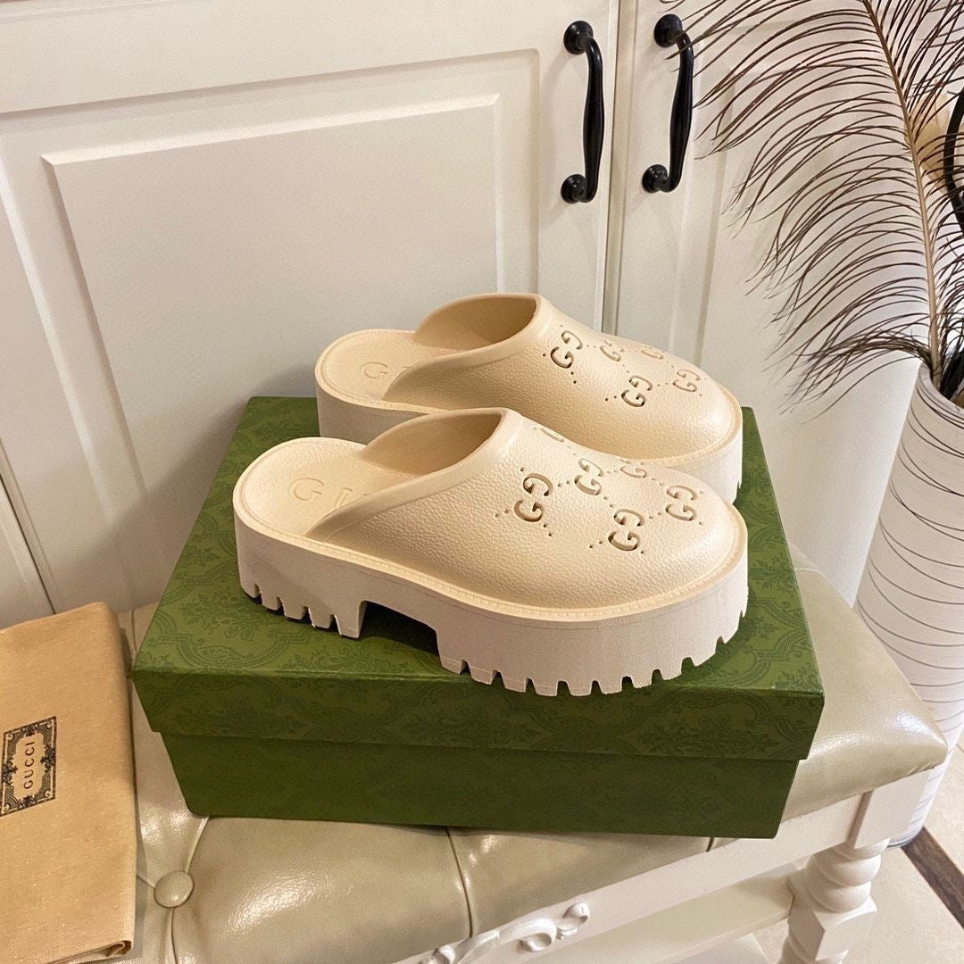 New thick-soled clogs071