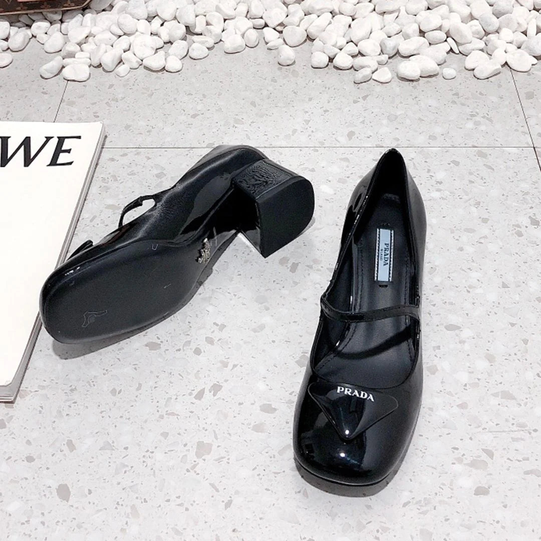 New Fashionable and Versatile Women's Shoes 1024011925