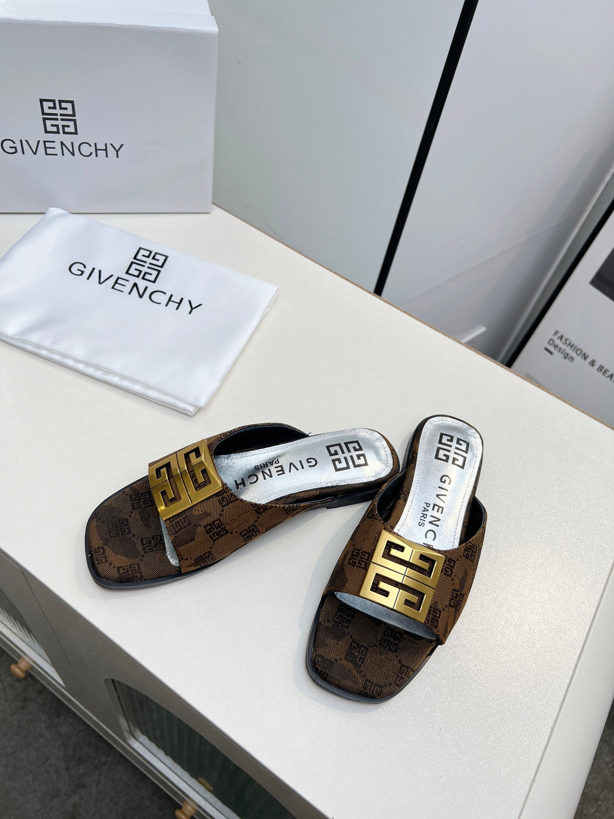 GCY open toe flat slippers 0725031802