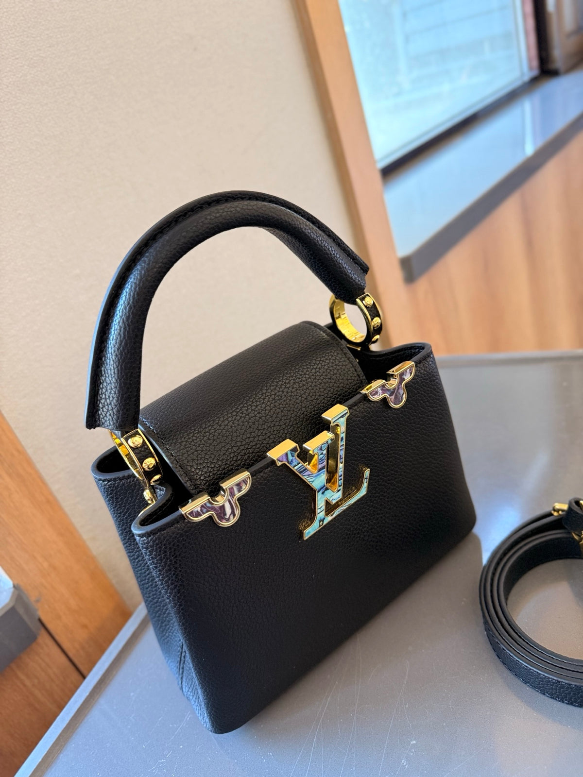 L Fashion Capucines Handbag 0725022602