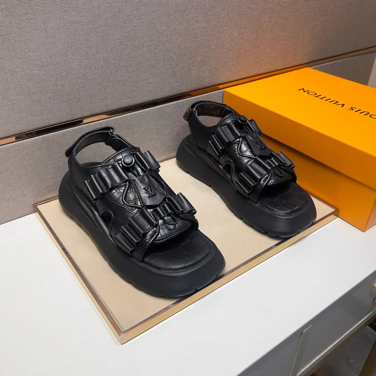 Men's and Women's Casual Slippers Sandals 1025032818