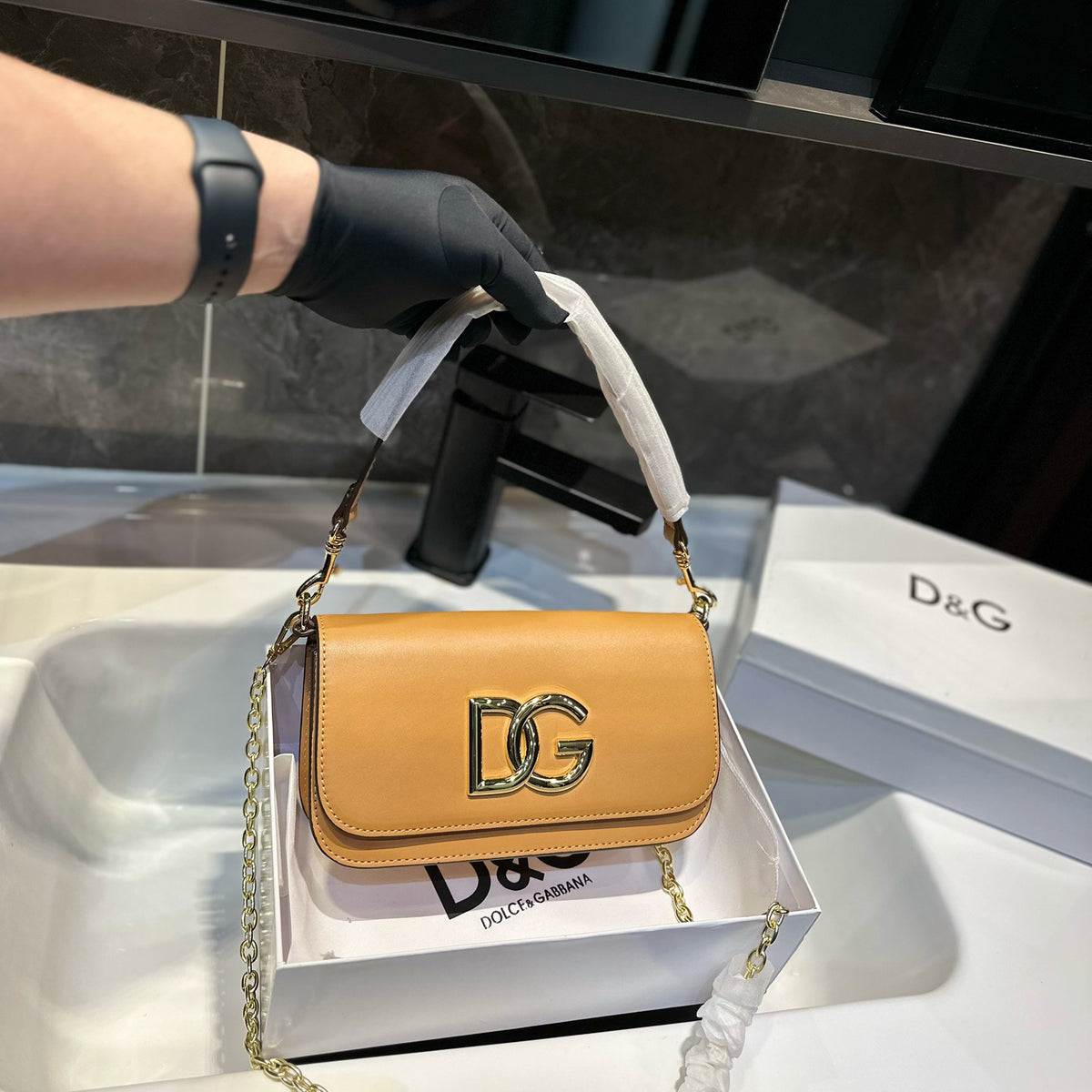 DG patent leather chain bag 0724050909