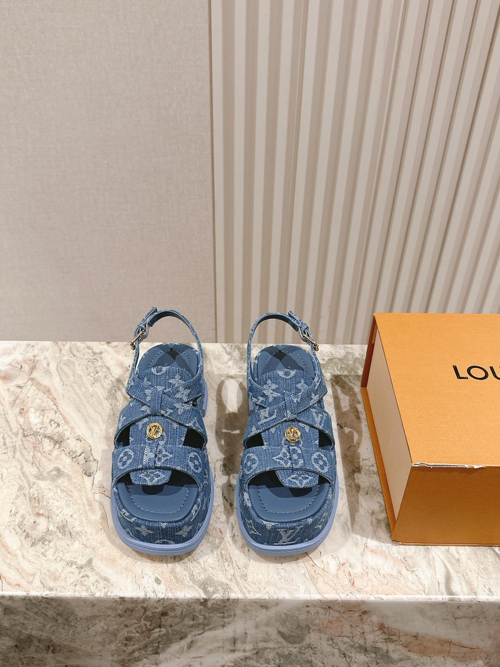 L fashion thick-soled sandals 0725042802