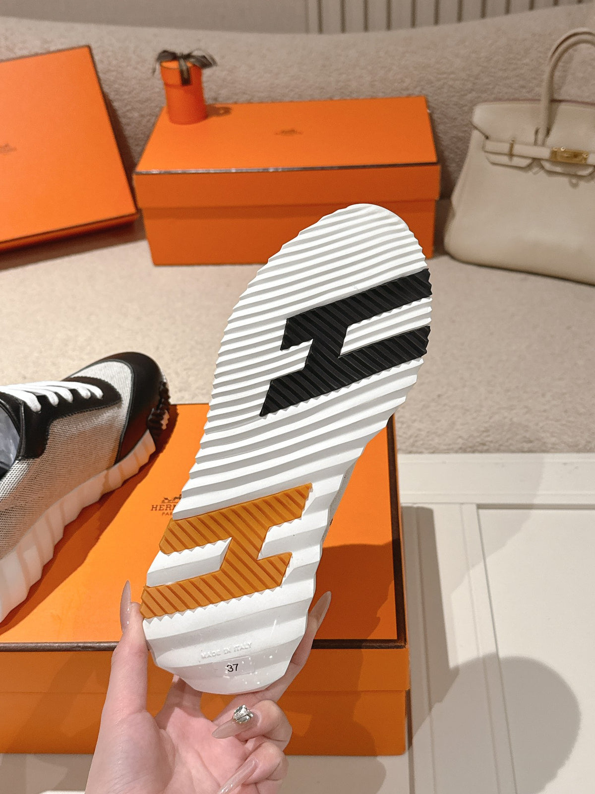 H Classic Couple Casual Sneakers 0726060805