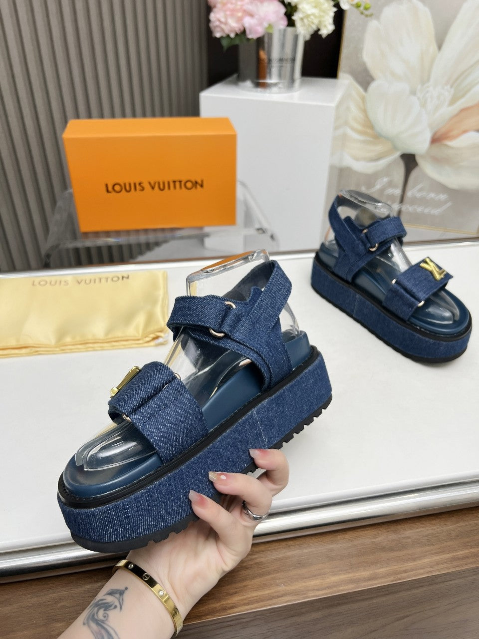 24 New Women's Thick Soled Sandals XC0424050603