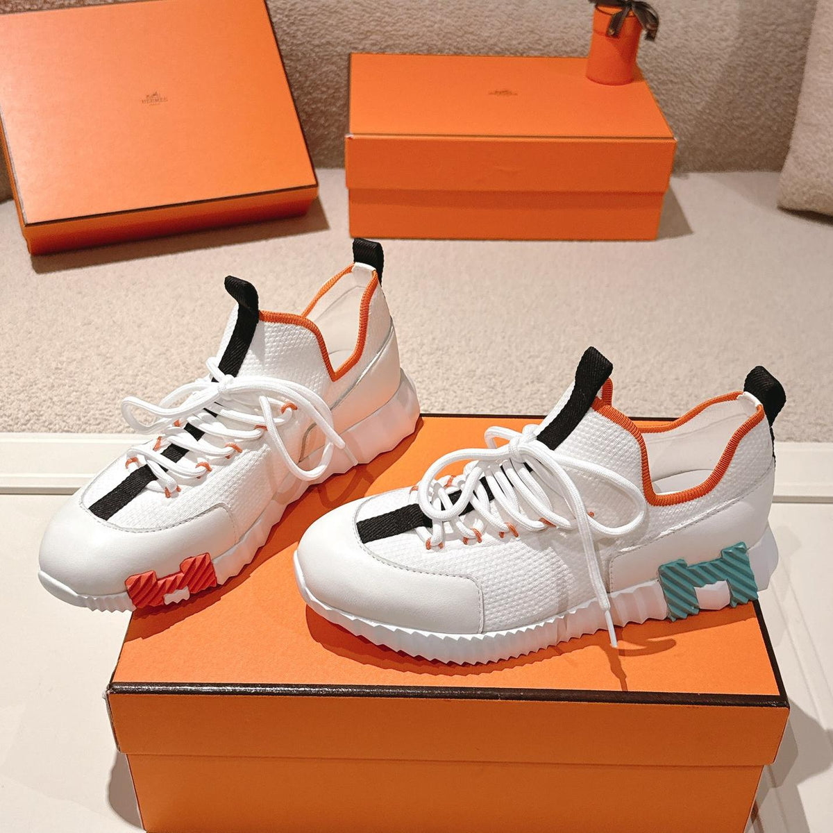 H Classic Couple Style Fly Knit Casual Sneakers 0726060802