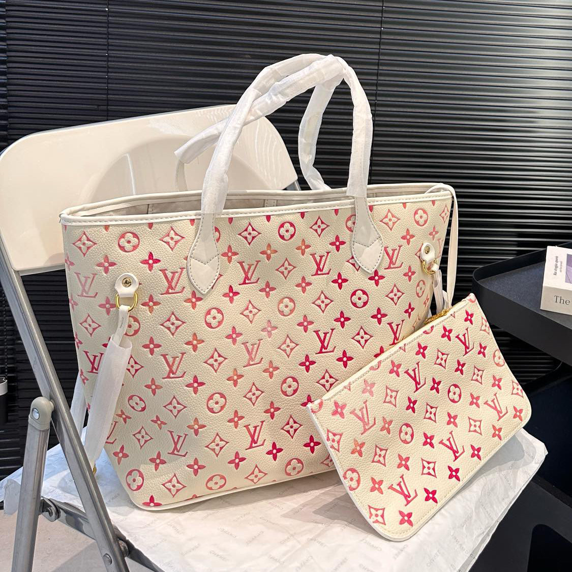 L Neverfull Shopping Bag 1824070307