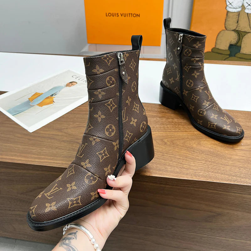New versatile vintage mid top boots with floral patterns 1024093021