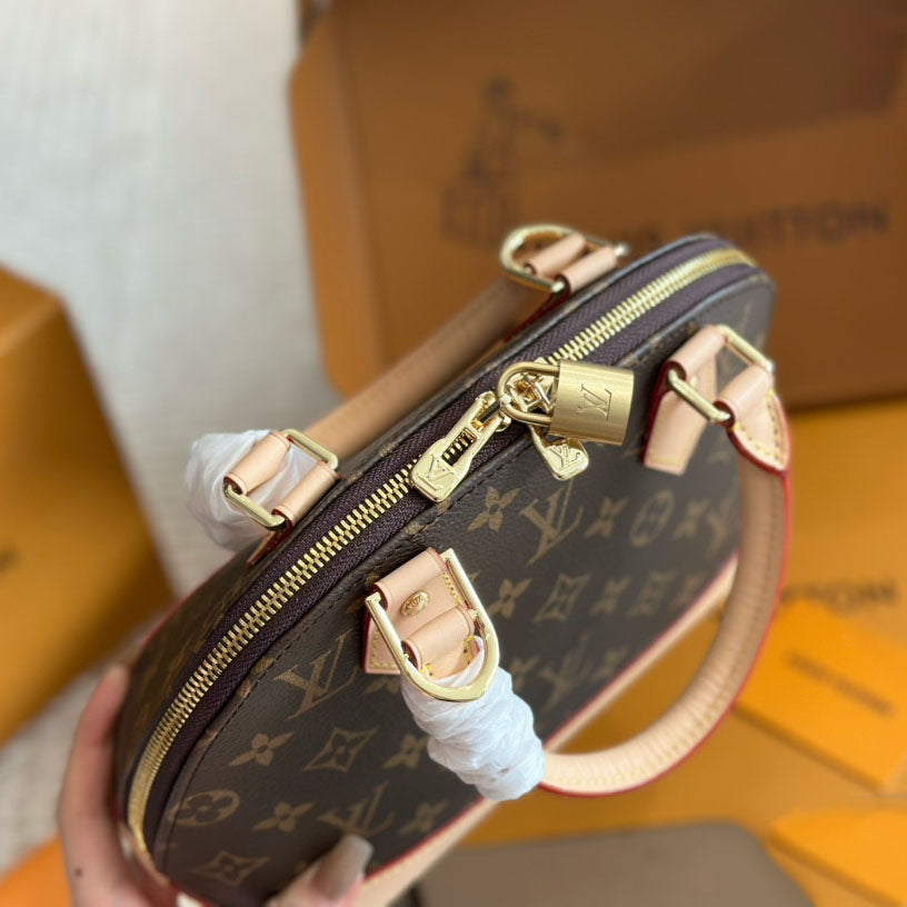 L Alma Shell Bag 1824071601