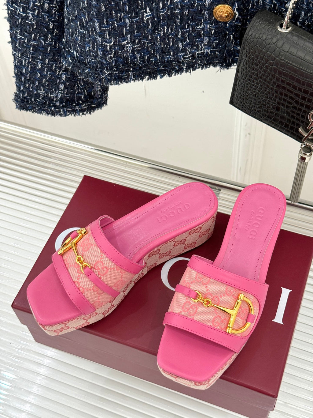 Thick-soled slippers with horse bit buckles 0725102402