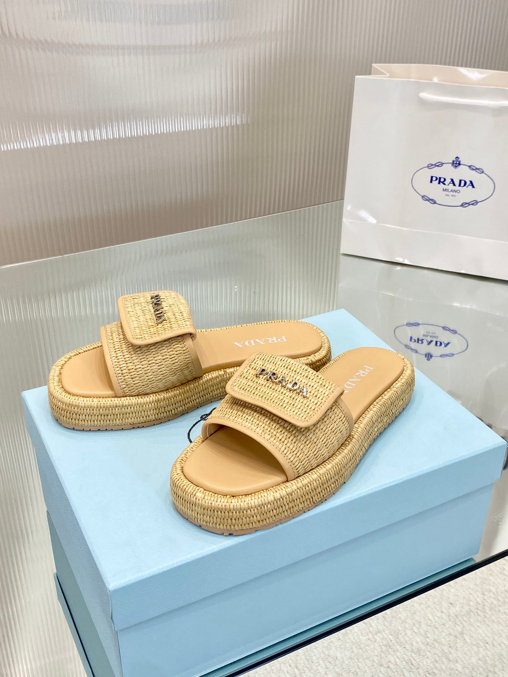 P raffia woven slippers 0724041702