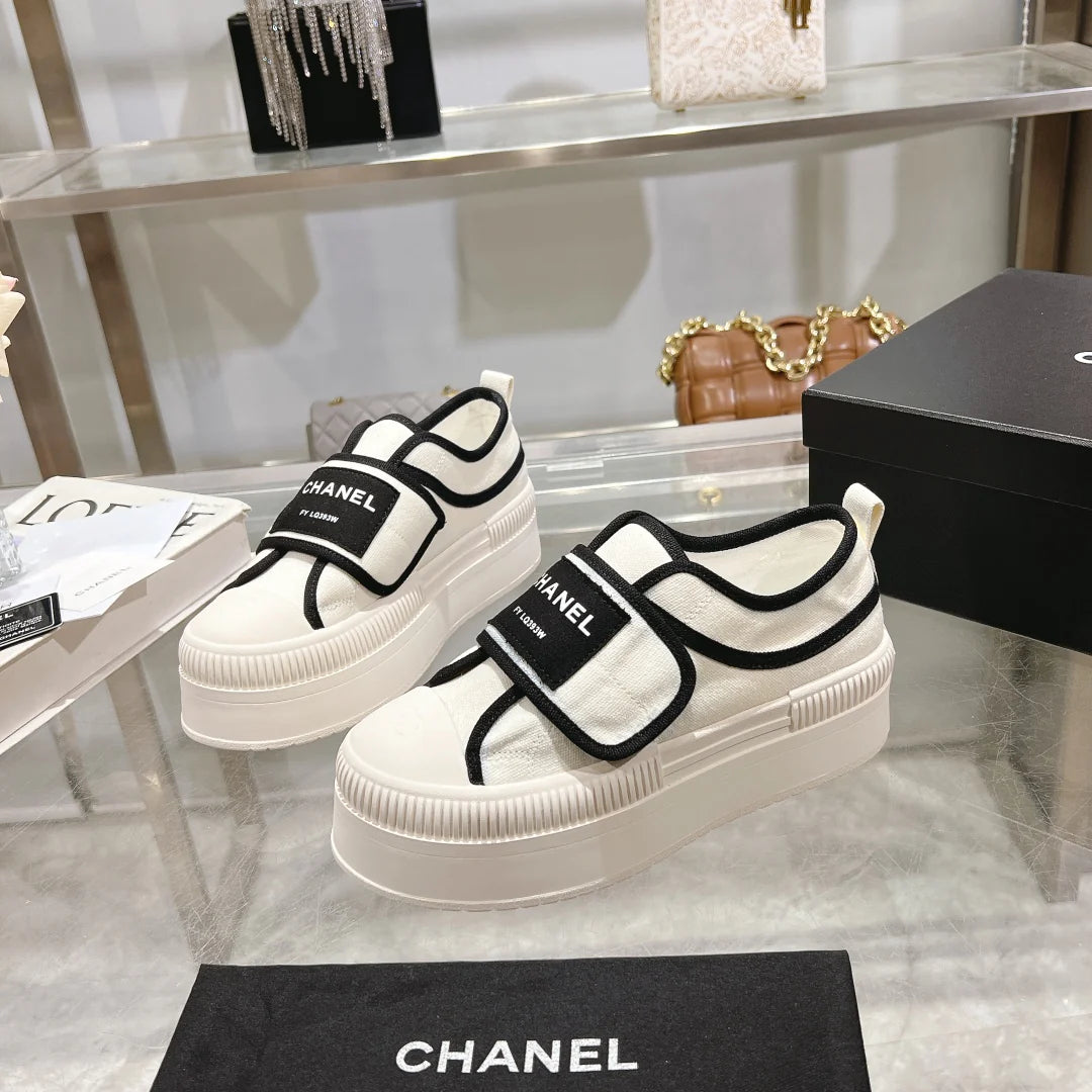 Thick soled canvas cookie shoes 1024092930