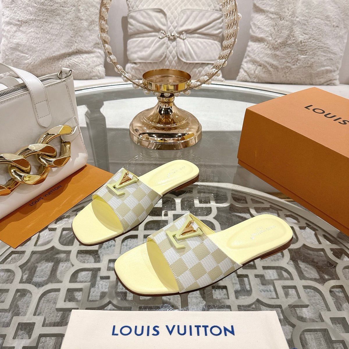 L fashion ladies slippers 0725063001