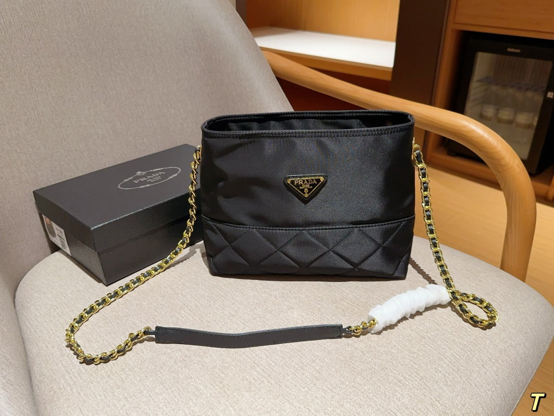 P underarm chain bag 0724120505