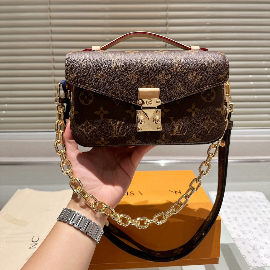 Postman small chain bag XC1823092601