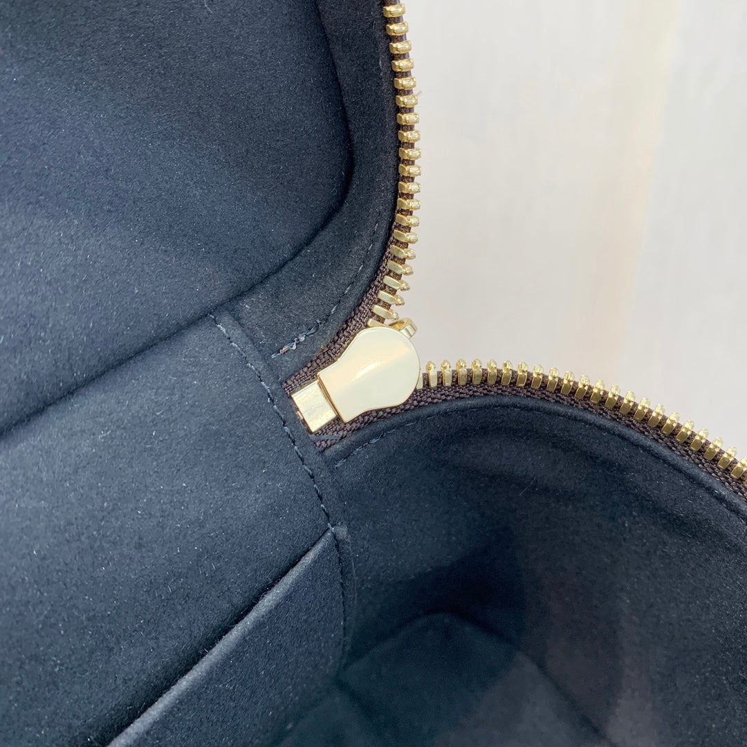 Luxury-VL VANITY Small Handbag Cosmetic Bag PD0423081608