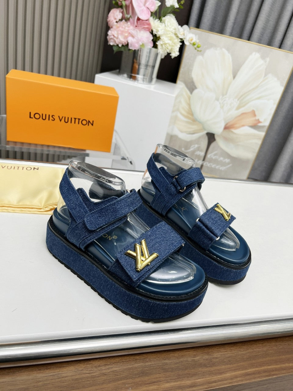 24 New Women's Thick Soled Sandals XC0424050603
