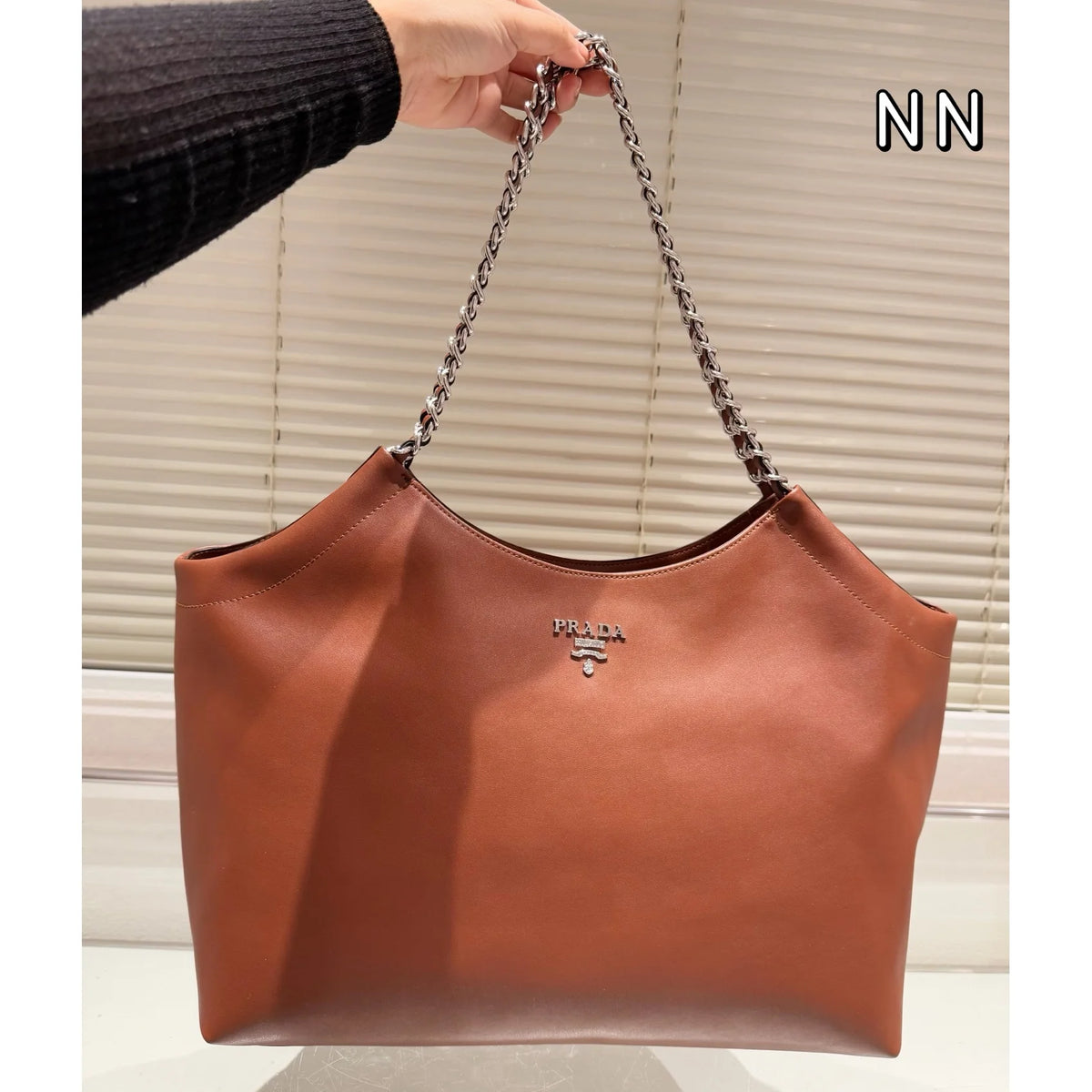 New fashionable and versatile tote bag 1025021306