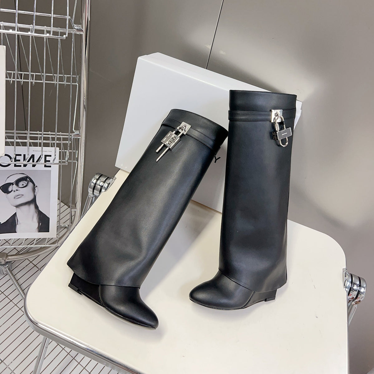 New fashion metal buckle boots leather boots(41/42 need to be customized)