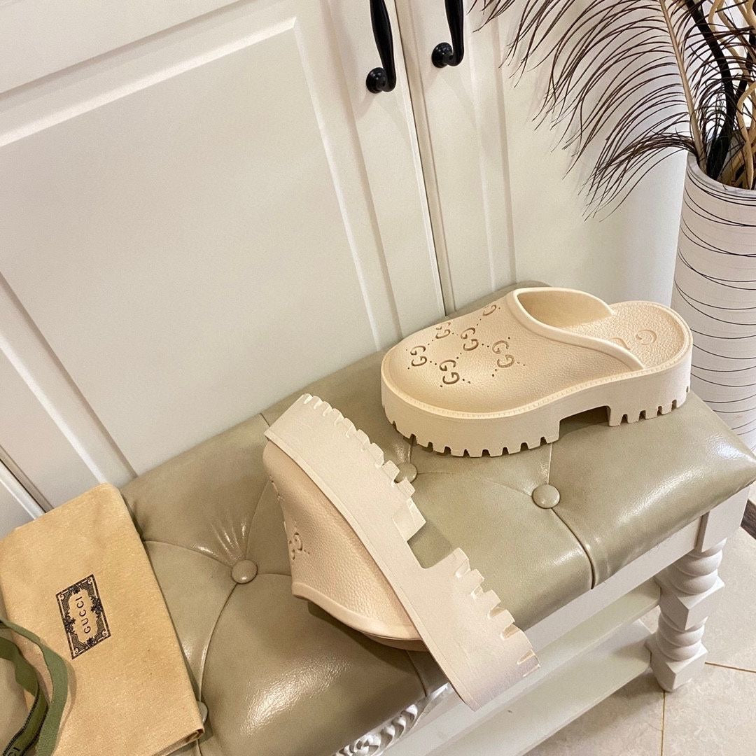 New thick-soled clogs071