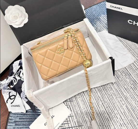 CH 26ss Women's Makeup Bag CWT1326080602