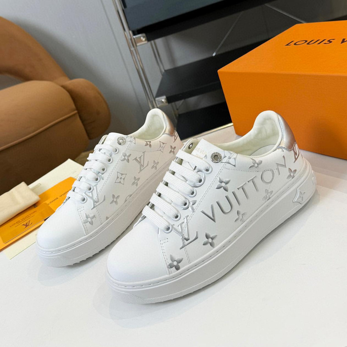 2023 latest siLer logo printing white fashion casual sneakers