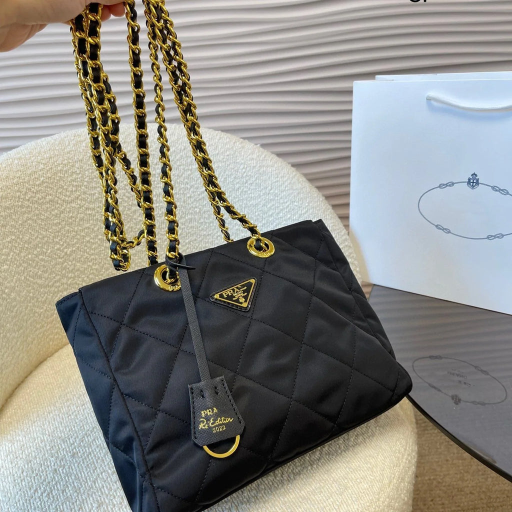 New Style Versatile Fashion Tote Bag Large Capacity Diamond Bag 1024031401