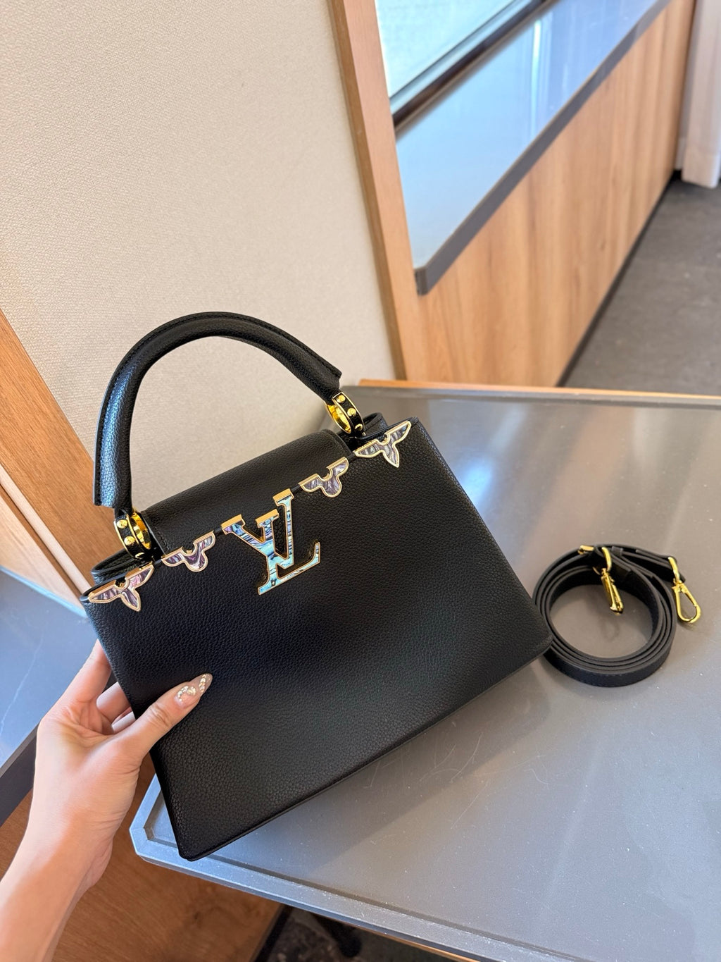 L Fashion Capucines Handbag 0725022602