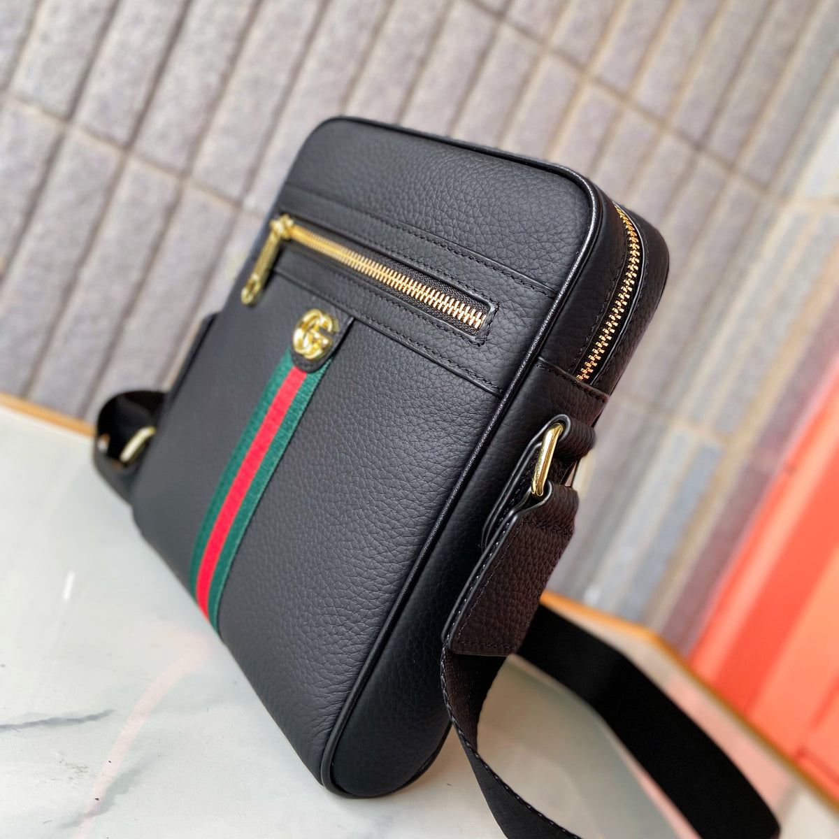 New Fashion Black V Logo Men's bagsXC052023110606