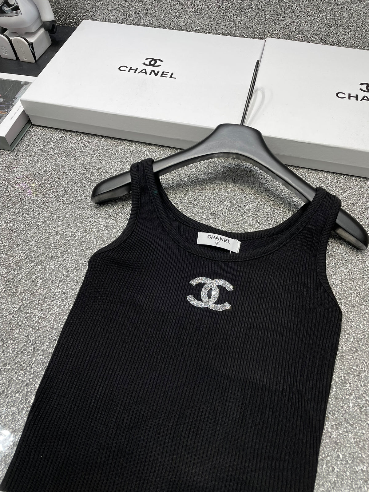 Summer new simple hot stamped letter knitted vest 0724042301