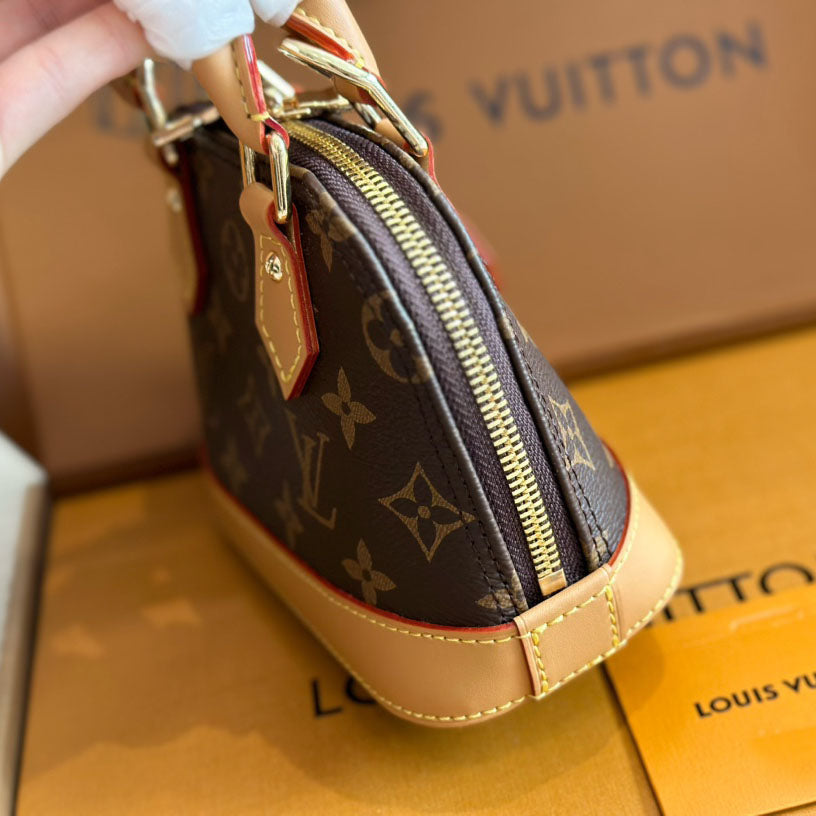 L Alma Shell Bag 1824071601