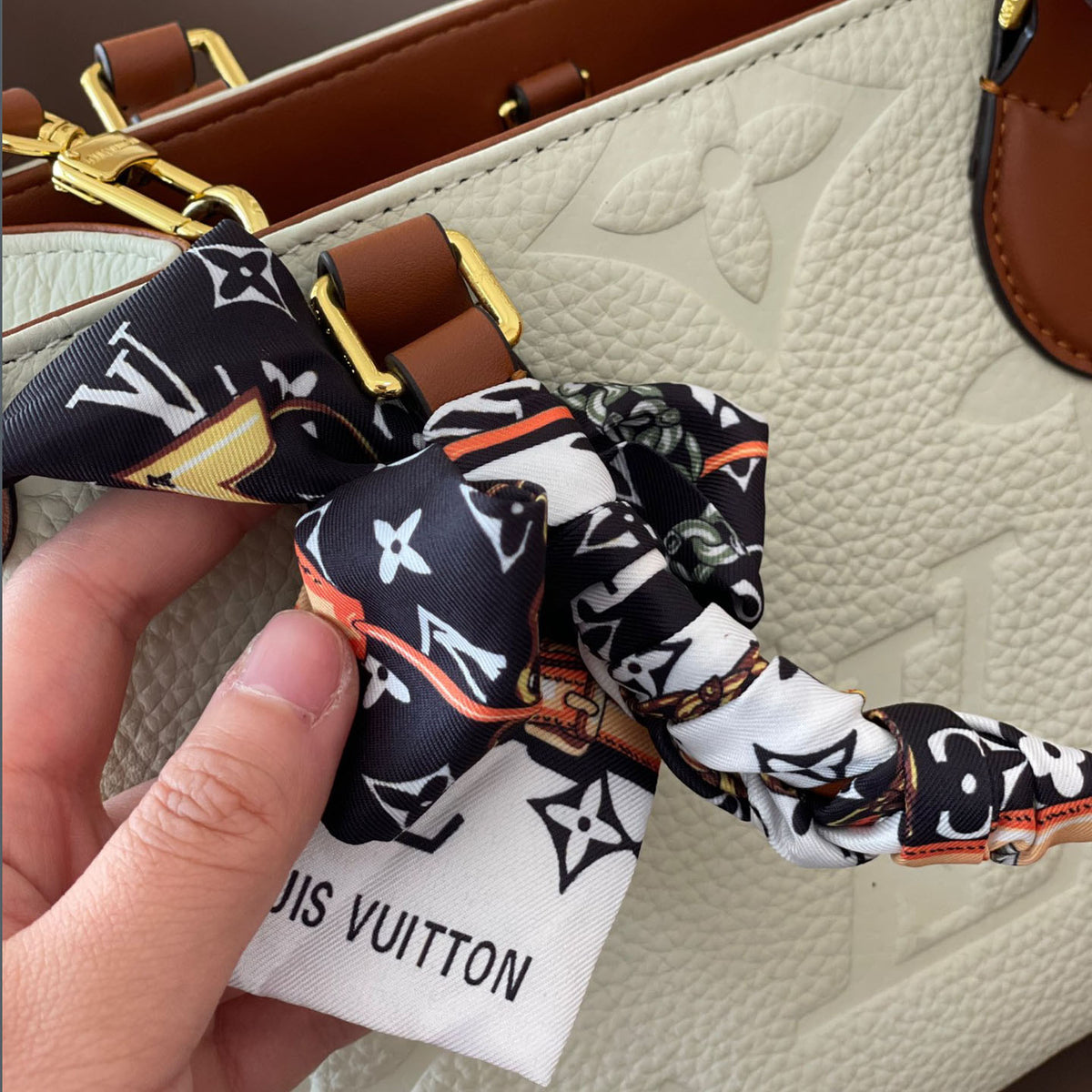 L Fashion Embossed Cowhide Bag XC24092411