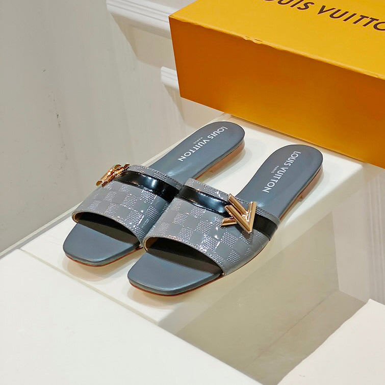 Stylish patent leather flat slippers 1824041113