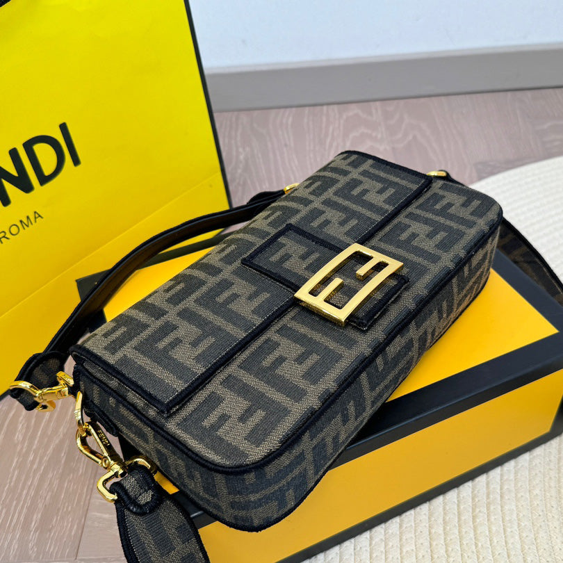 Baguette bag1824061110