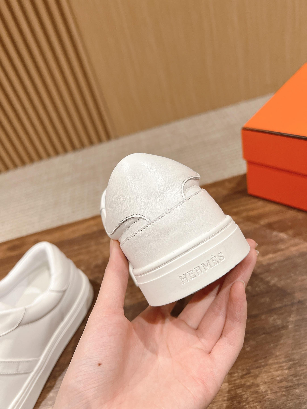 H Women's Fashion White Sneakers 072505206