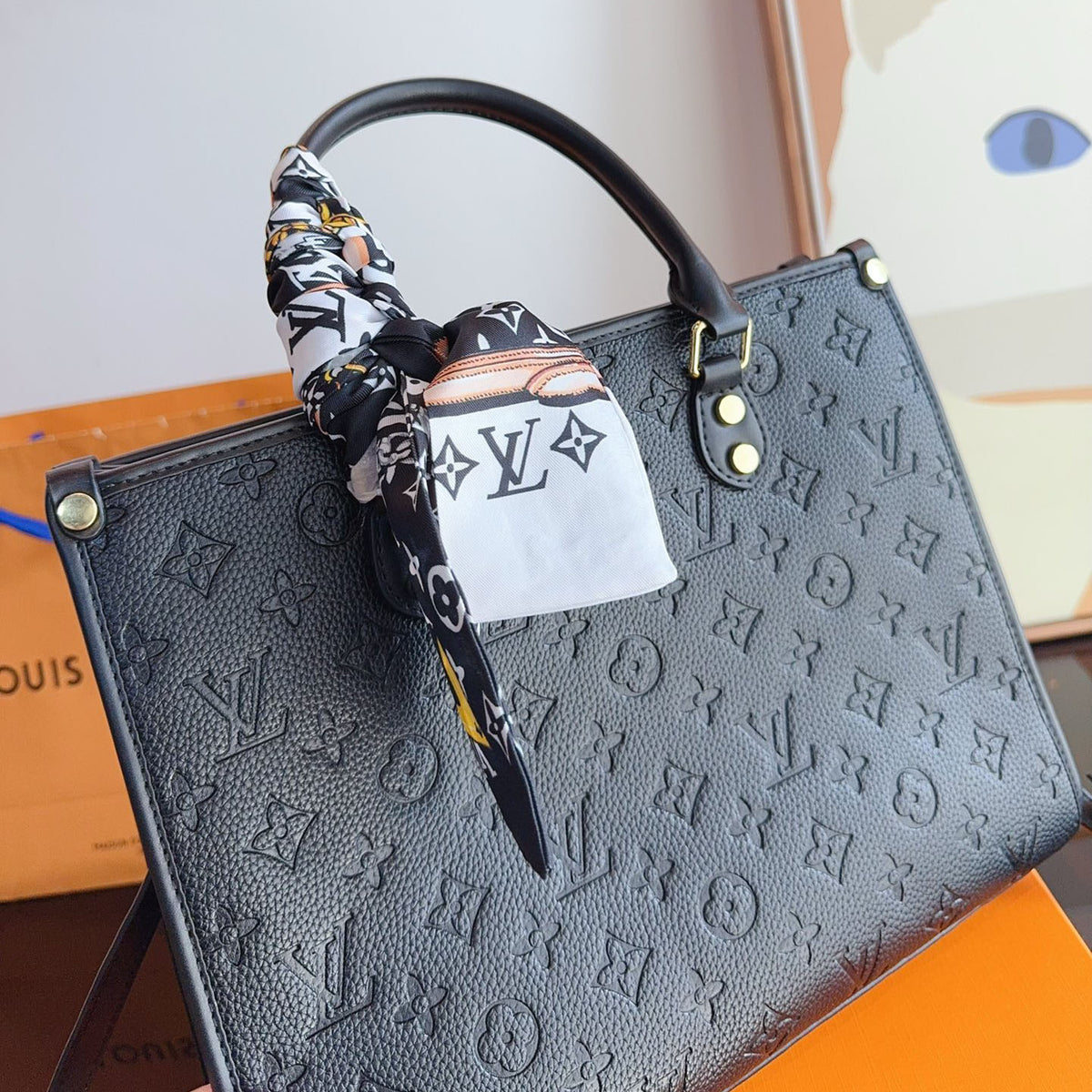L embossed tote bag XC24092522