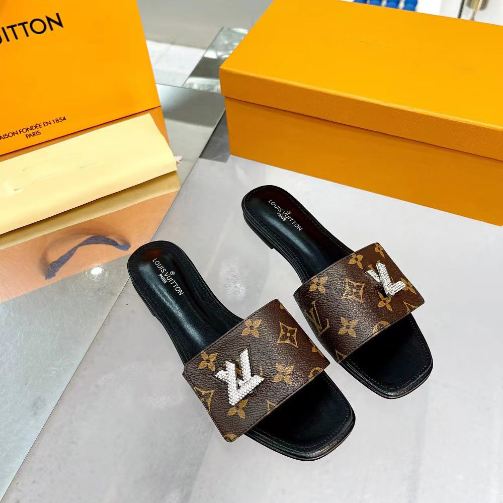brown printed slippers 03212
