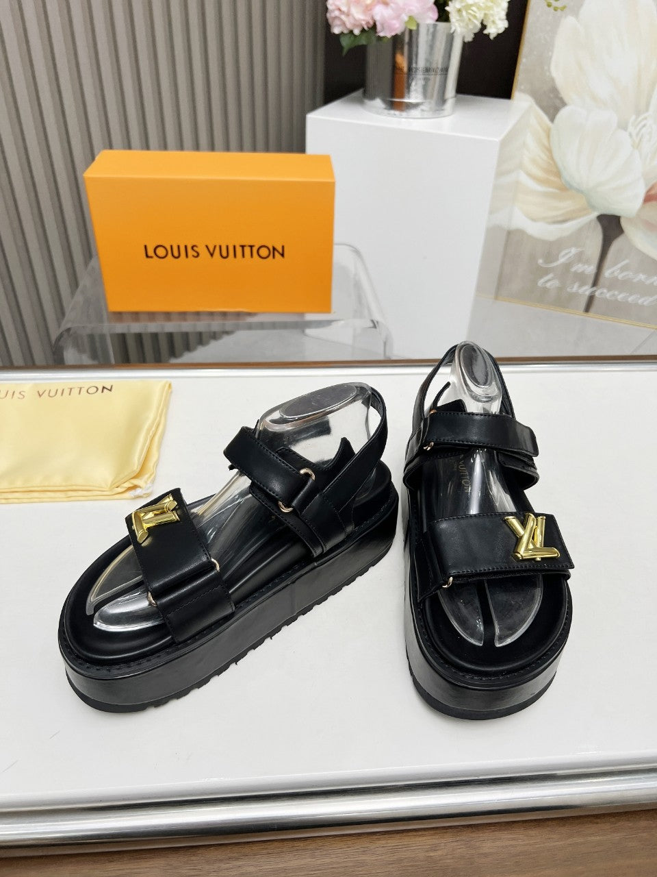 24 New Women's Thick Soled Sandals XC0424050603