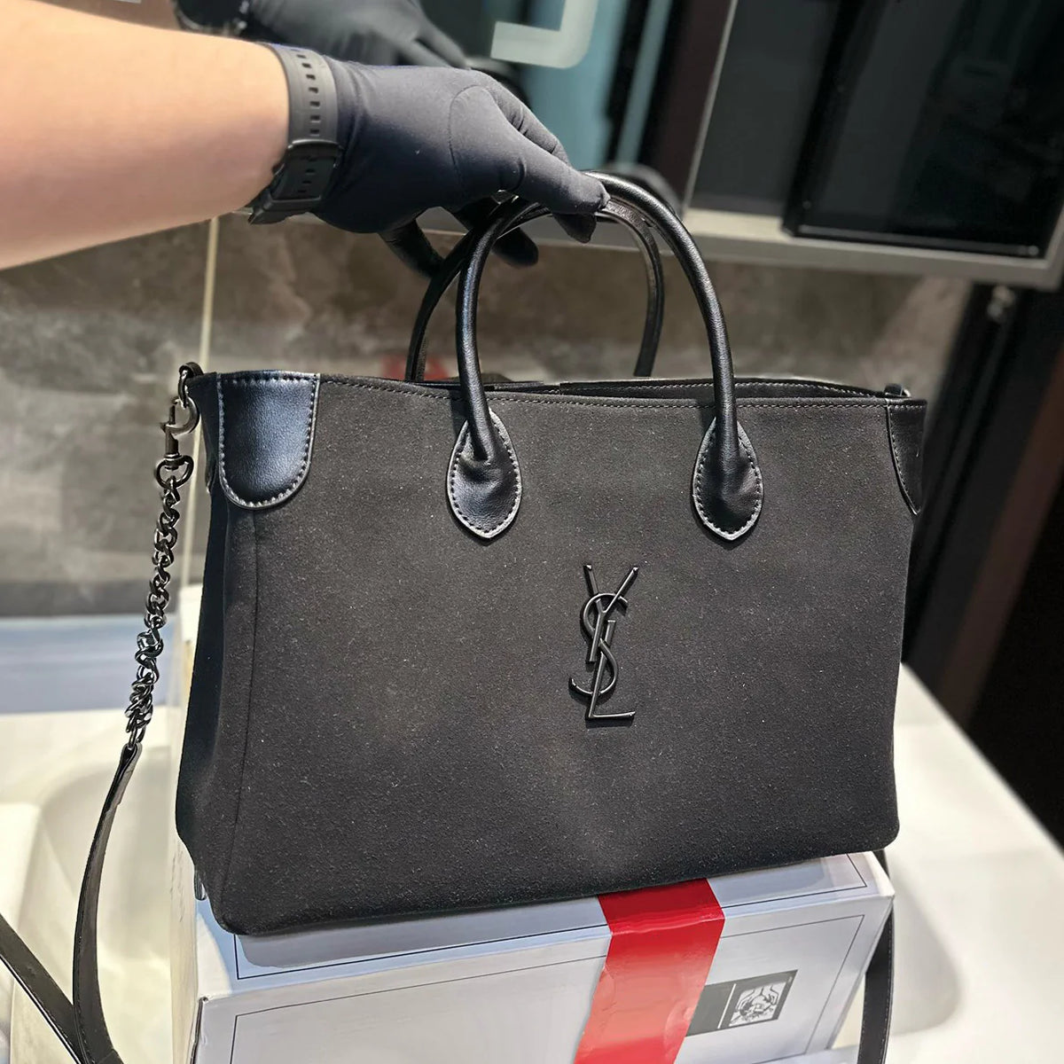 Versatile large capacity portable tote bag 1024111401