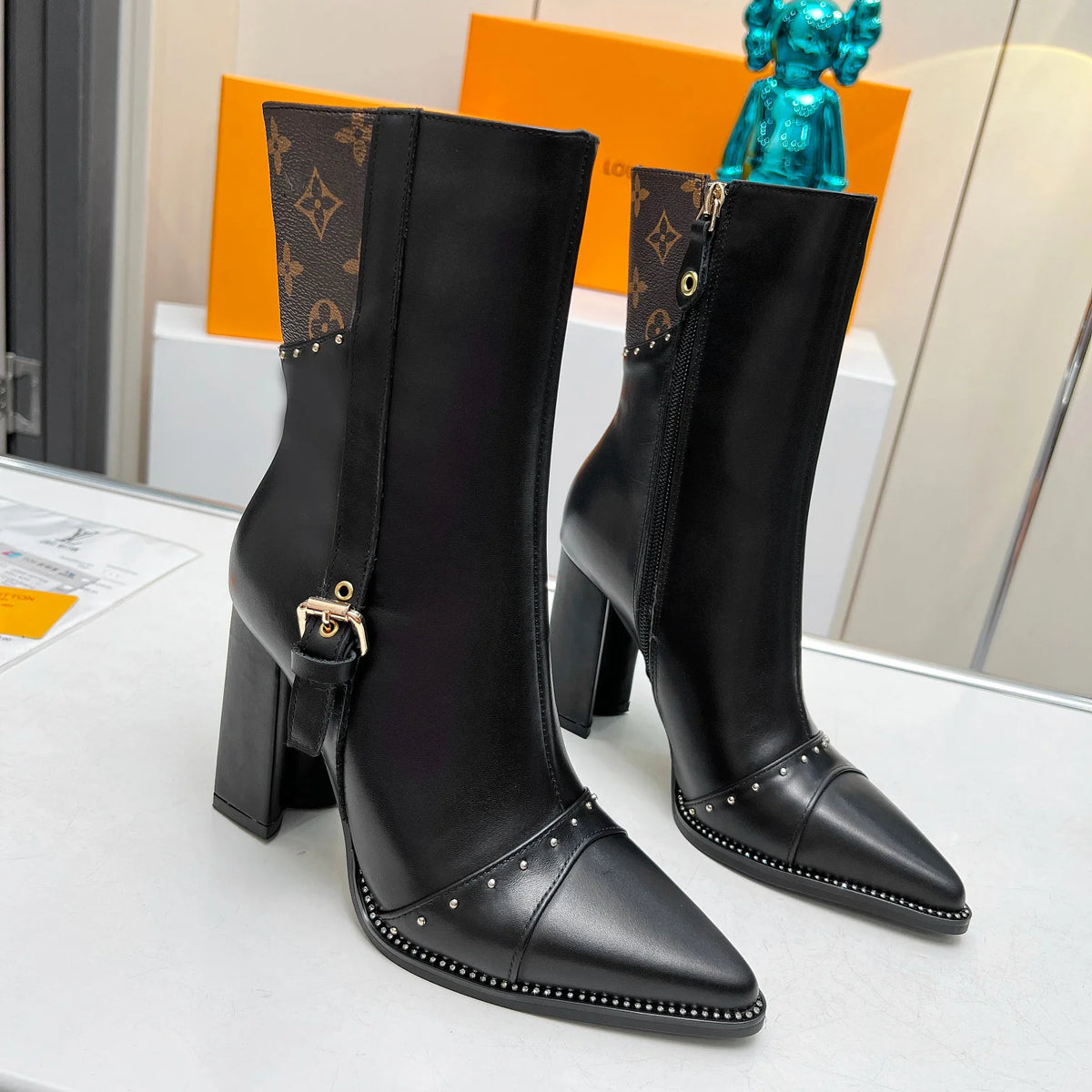 Autumn and Winter Fashion Short Boots 1024101503