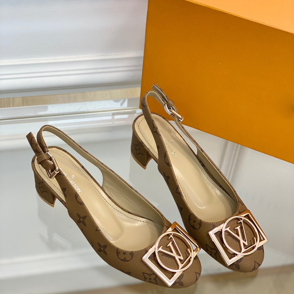New square buckle single shoe sandals XC7040502