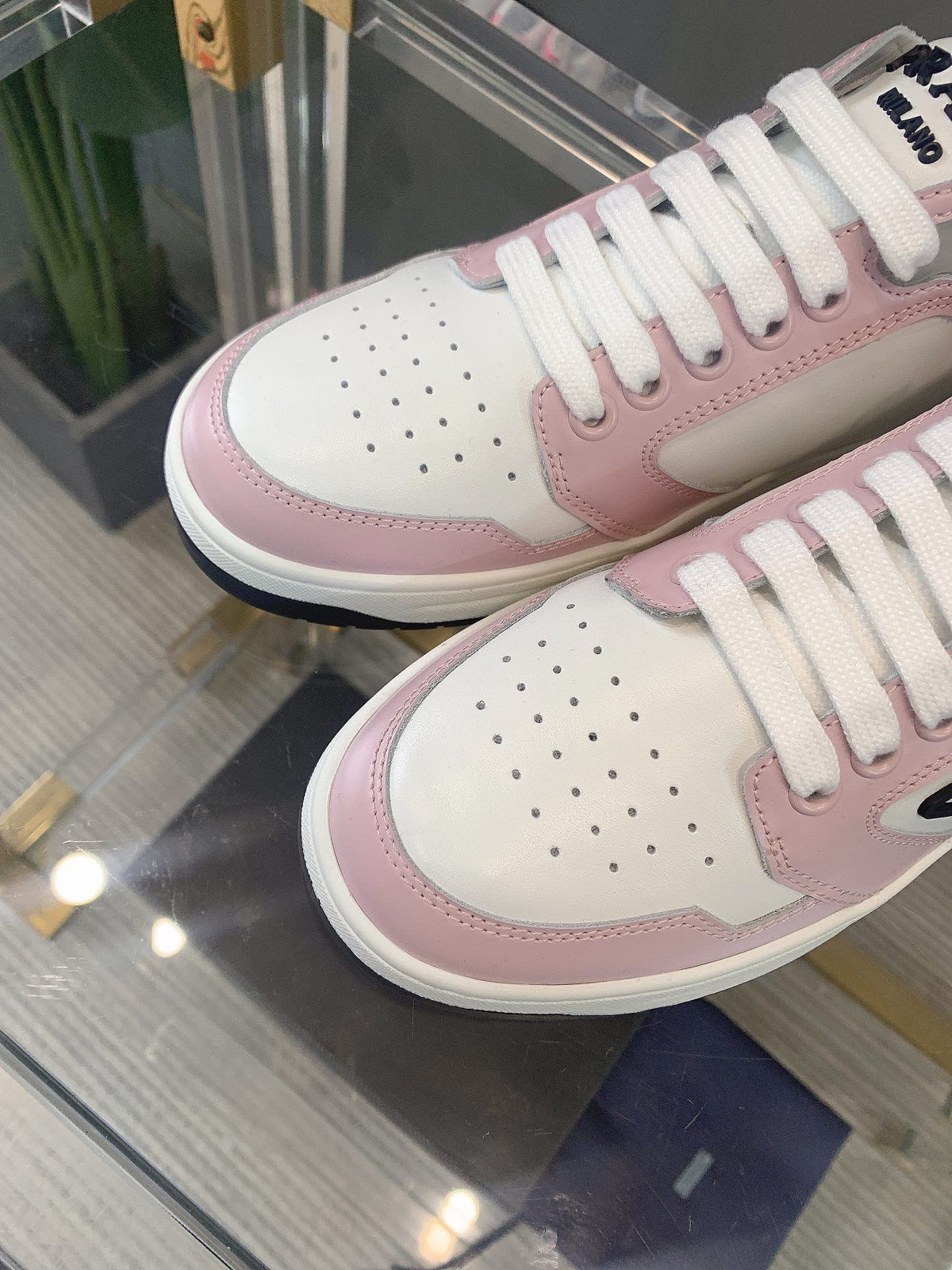 P classic white shoes 0724111201 0724111202