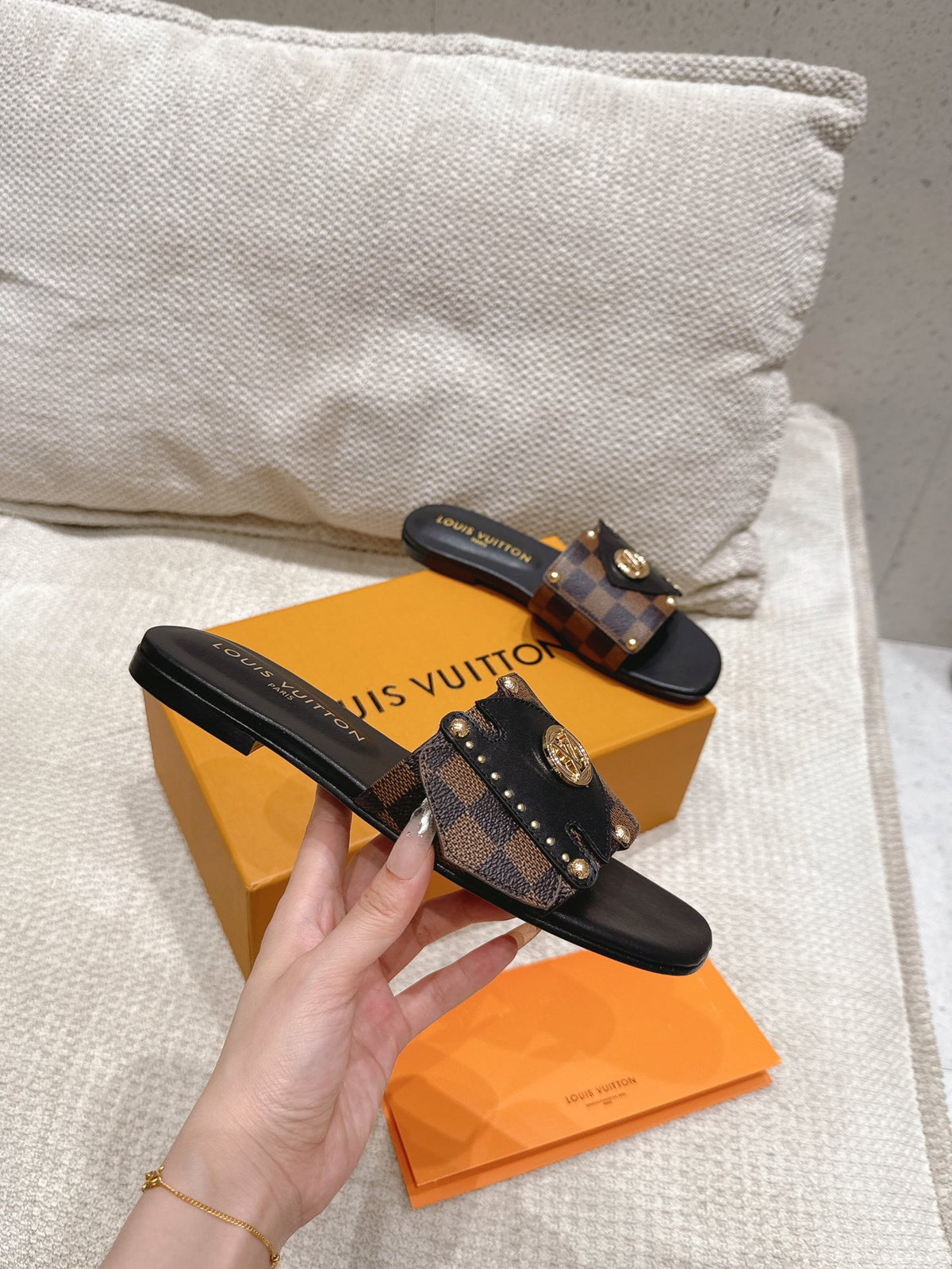 L new fashion flat slippers 0725040906
