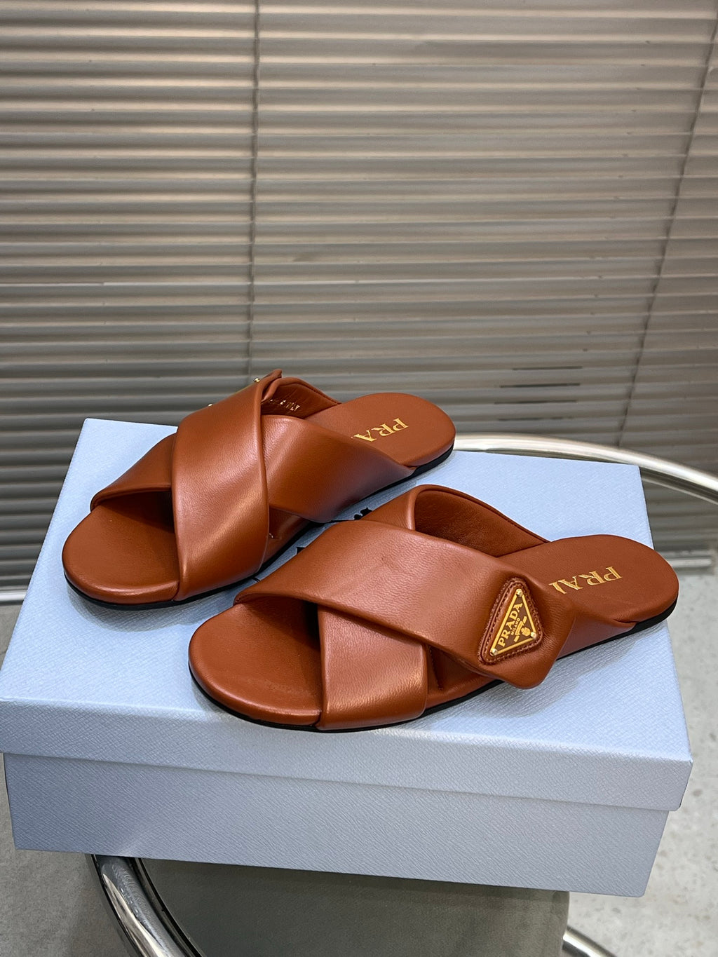 P Spring and Summer new crossover slippers 0725061618